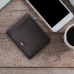 Tommy Hilfiger Men's Leather Wallet – Slim Bifold with 6 Credit Card Pockets