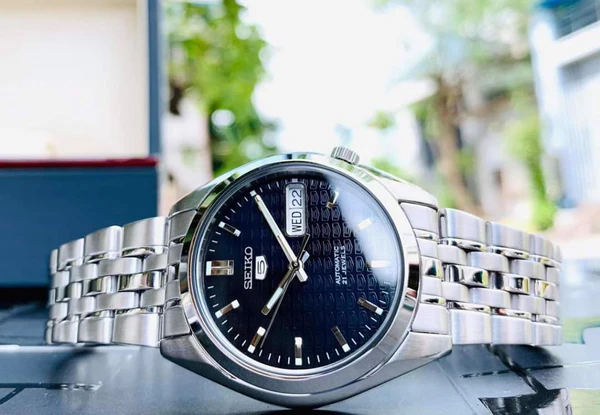Seiko 5 Automatic 21 Jewels Watch | SNK357K1 - Image 2